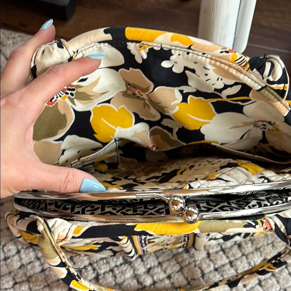 LIKE NEW! Vera Bradley Eloise Kisslock Floral Quilted Handbag - Picture 5 of 12